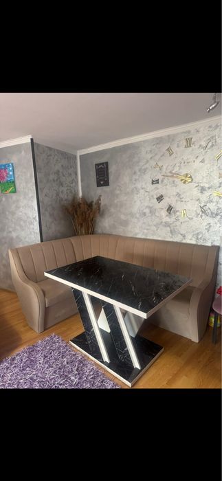 Vand coltar ca si nou pret negociabil