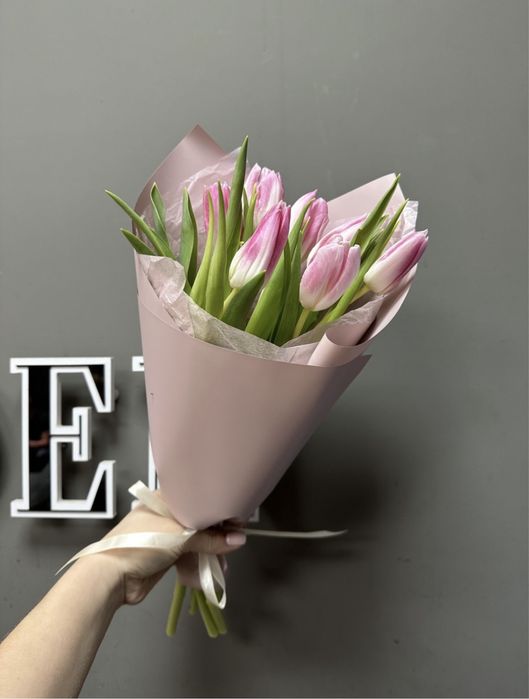 Тюльпаны на 8-е Марта