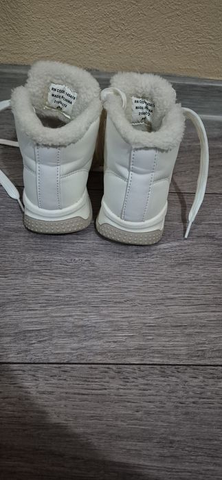 Ghete de iarana Primark