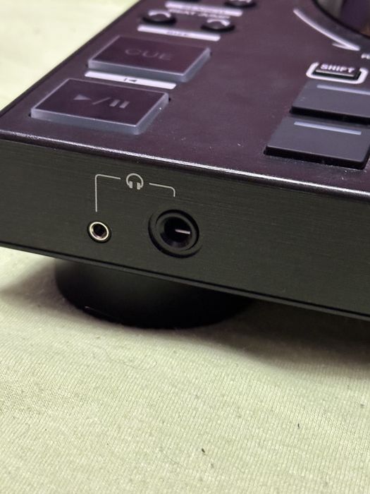 Диджейски пулт Denon SC Live 4