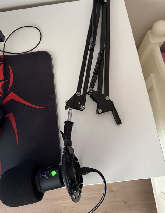 microfon gaming aqirys voyager negru