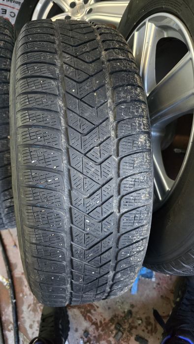 Anvelope iarna 235 65 18