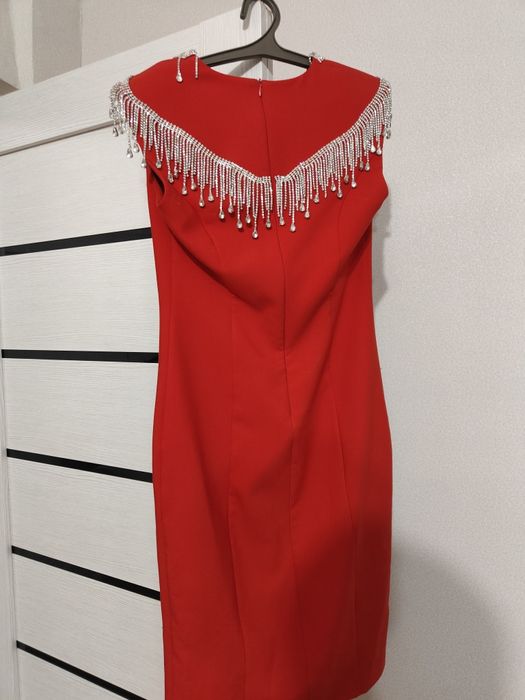 Продается Платье по 10000