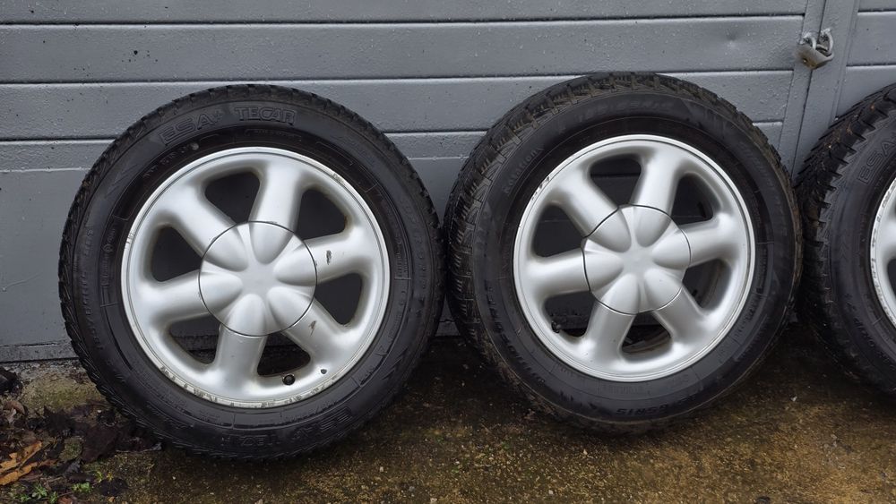 4бр Джанти със зимни гуми 4х100 Рено Renault 15ки 15 цола
