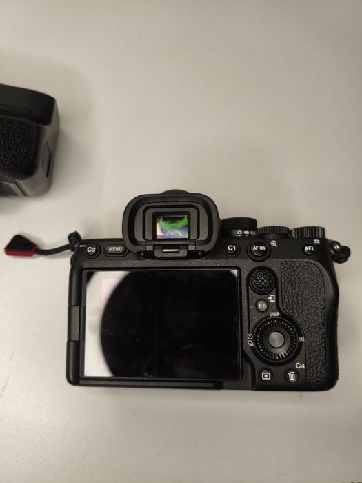 Sony Alpha A7M4 Body + Batterygrip