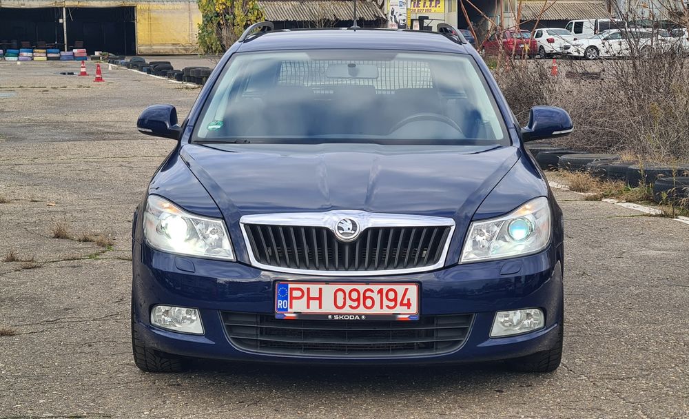 Skoda Octavia 2012 * 2.0 TDI - DSG * BiXenon * Sound System * Padele