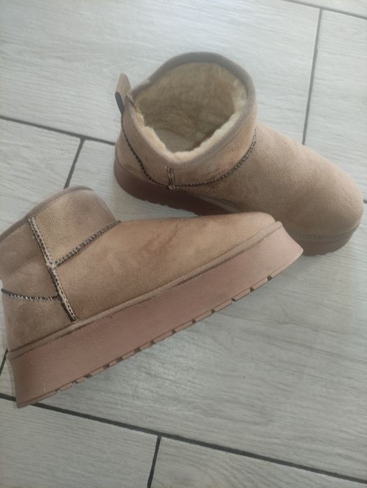 Ghete tip UGG mărimea 40