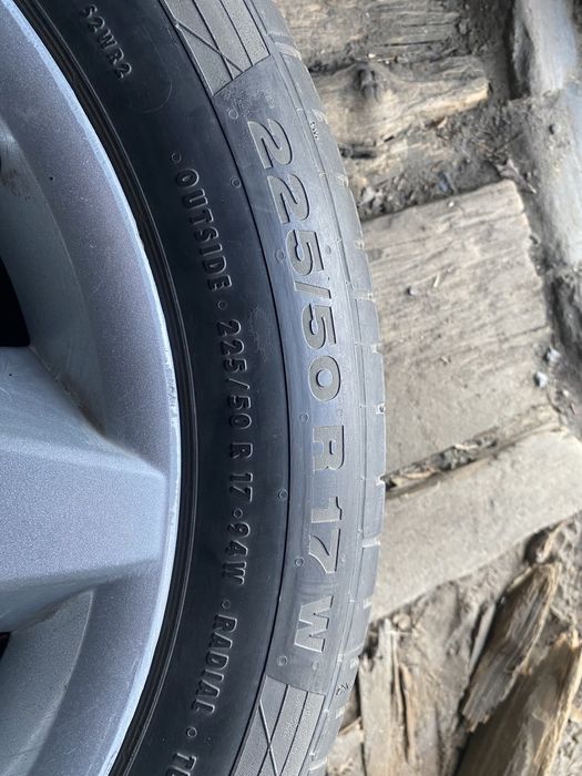 Хорошое диски с шинами.