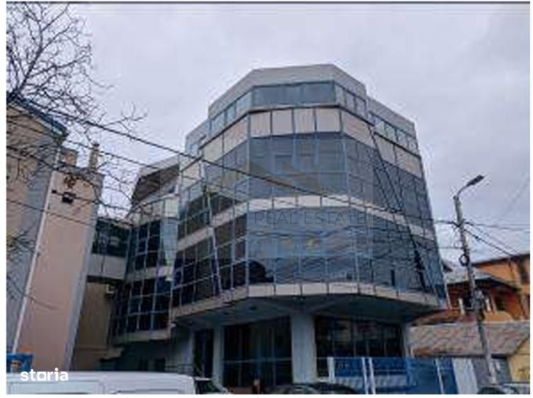 Clădiri de birouri de închiriat Sector 4 – 1.100 mp, vizibilitate stra