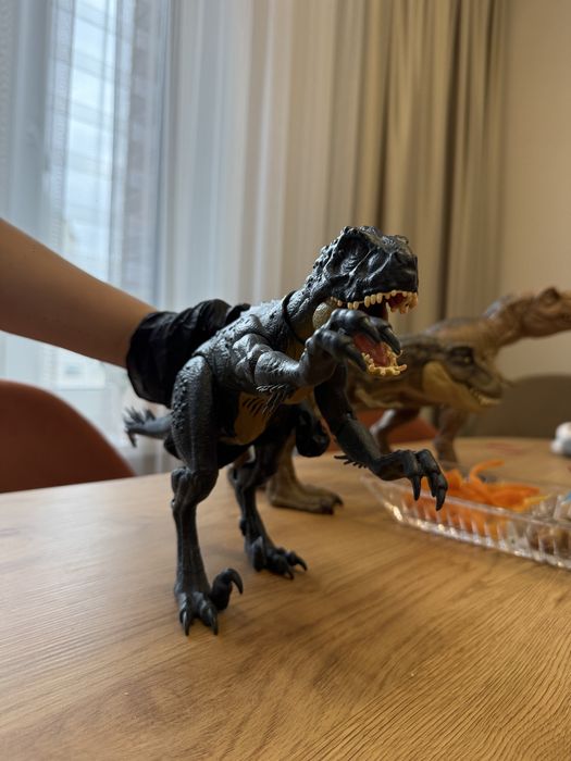 Динозавры Jurassic World