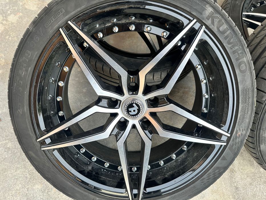 Джанти 19 цола 5x120, 74,1/ 72,6, за BMW с гyми Kumho 255/35/19