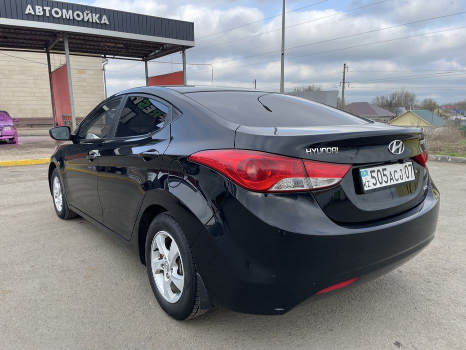 Hyundai Elantra 2013