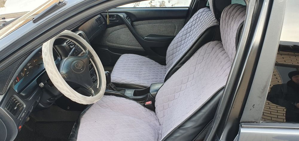 Продам машину тойота карина е