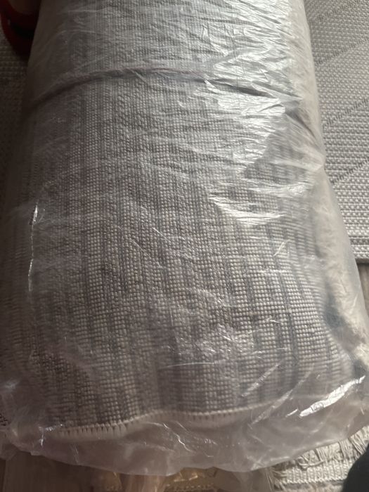 Ковер 2 на 4 в отличном состоянии