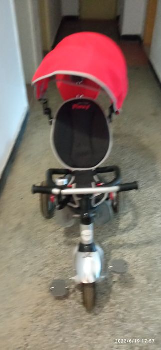 Триколка червена