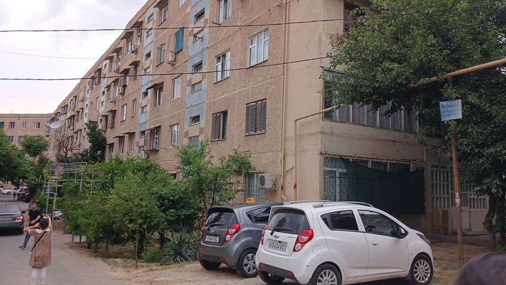 Бир хонали уй сотилади Коратош Самаркан дарвоза