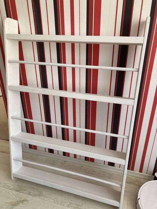 Детска дървена библиотека за стена