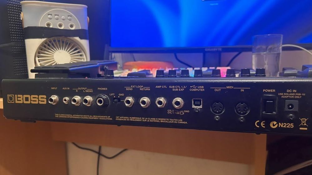 Продавам процесор BOSS GT-100 Ver.2 цената може и по договаряне
