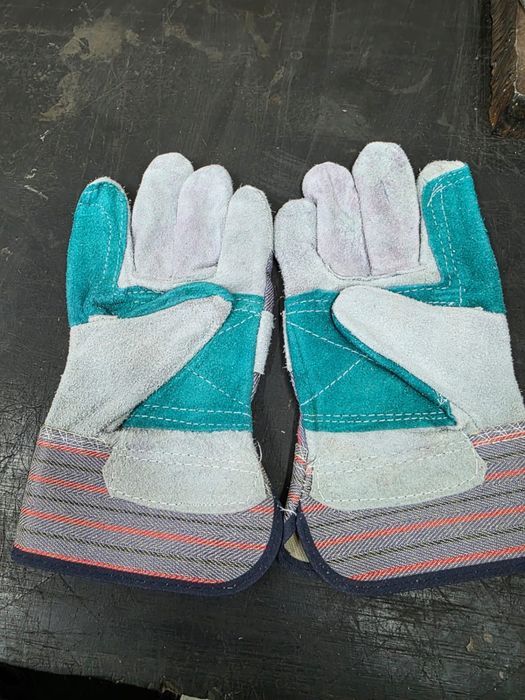 продам перчатки рабочие