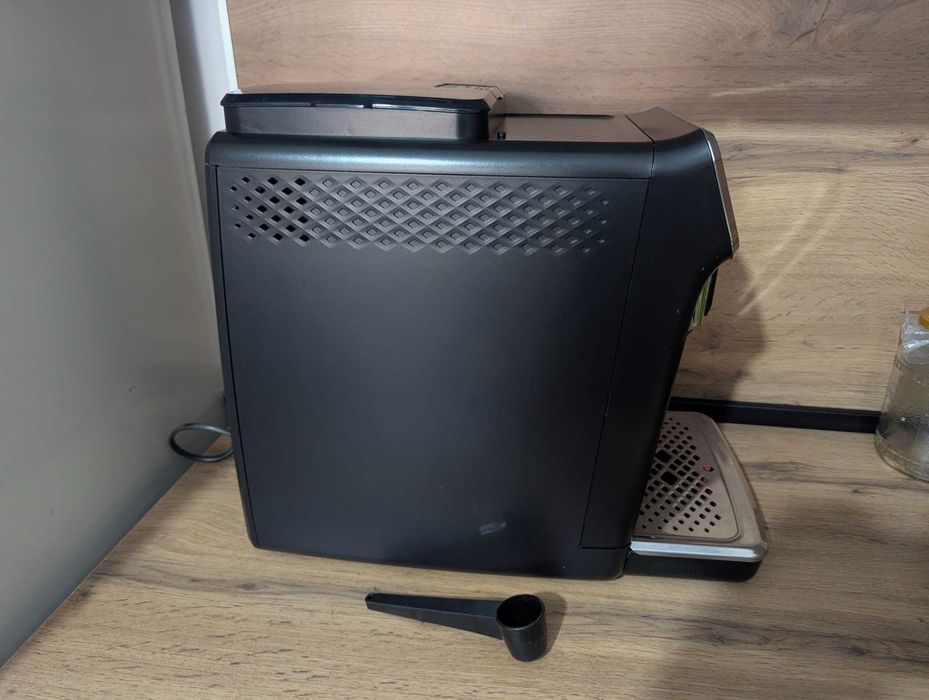 Кофемашина Philips LatteGo EP3246