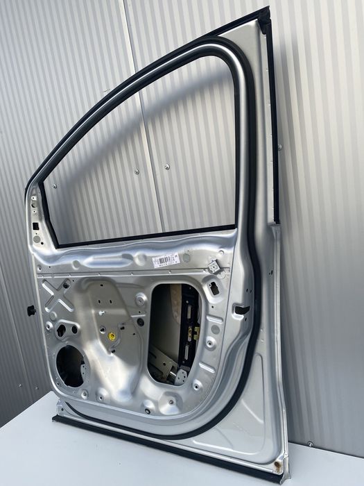USA Dr fata vw SHARAN 7N cod de culoare LA7W