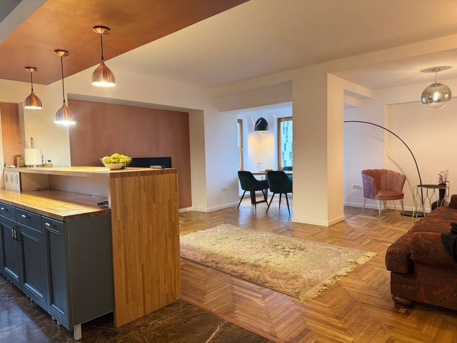 Închiriere apartament cu 3 camere lângă AFI