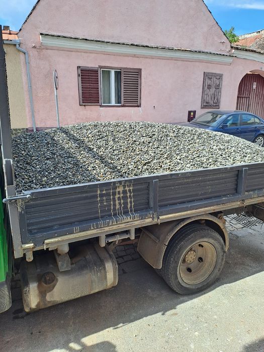 Debarasez mobila veche,transport nisip,pamant evacuez moloz
