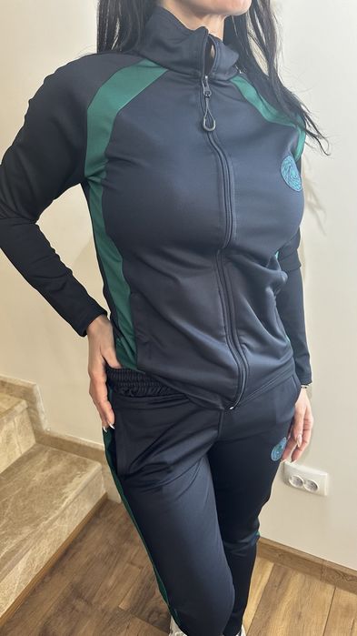 Дамски спортен екип от полиамид