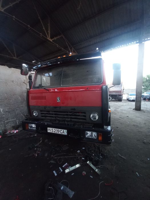 Kamaz tegach sotiladi