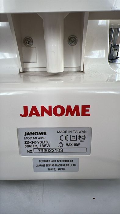 Продам Оверлог Janome 4-х ниточный