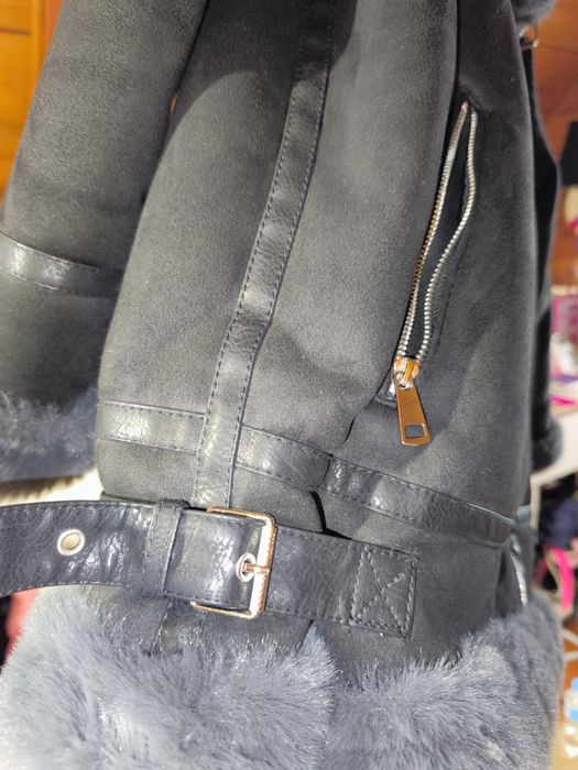 Jachetă de piele întoarsă cu blană pe interior