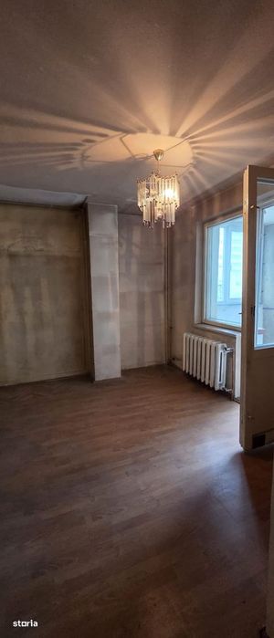 Apartamen cu 3 camere situat in Centrul Nou, decomandat, etaj 2/4!