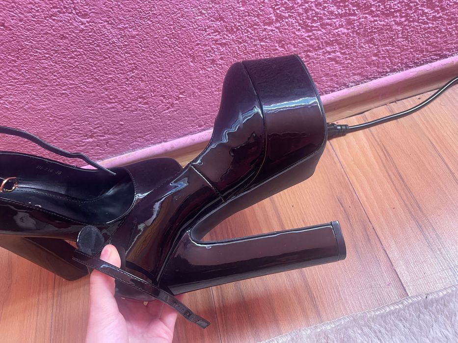 Черни  токчета 16 см