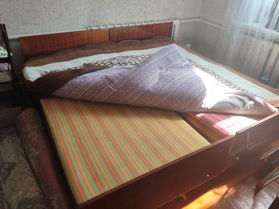 Отдам бесплатно две кровати.