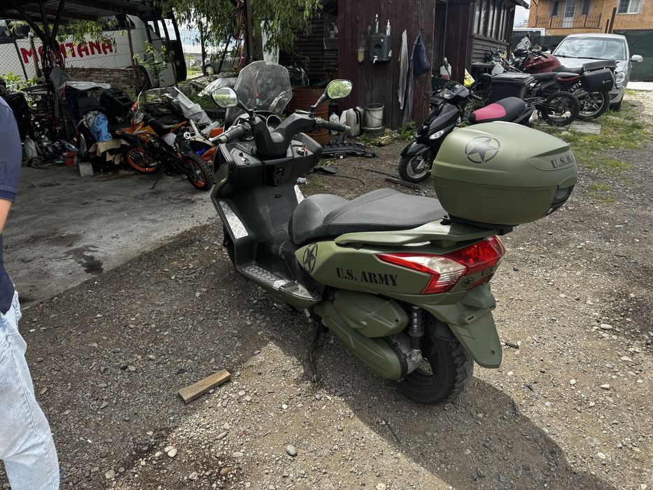 Maxiscuter Kymco Downtown 125 injectie 2011