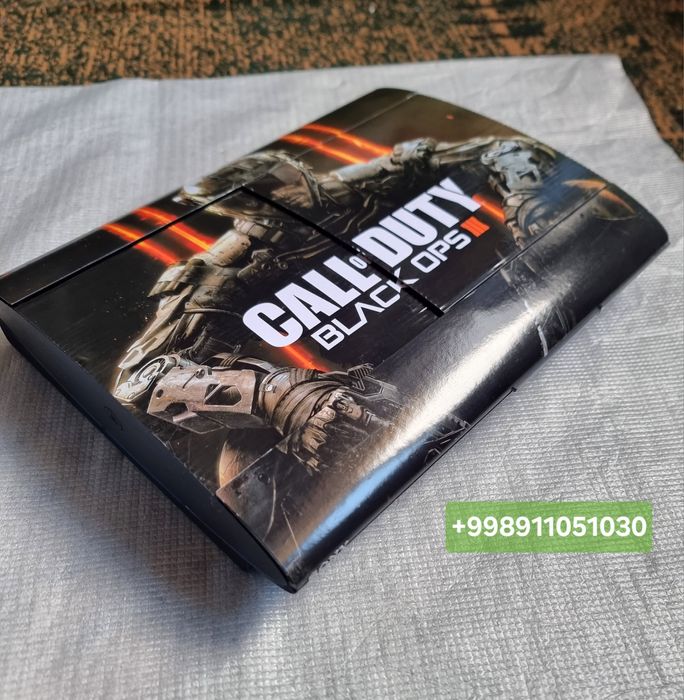 PlayStation 3 super slim 500 GB chotki holatda.