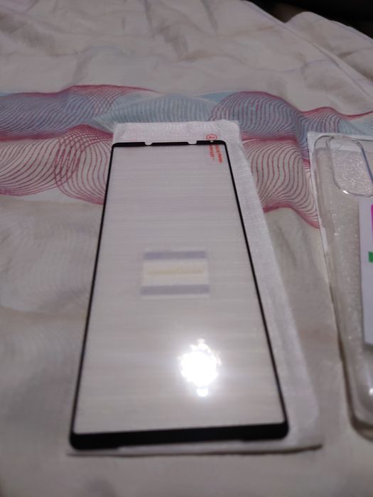 Sony Xperia 5/3 ga oyna zashita va chixol sotiladi xolati yangi