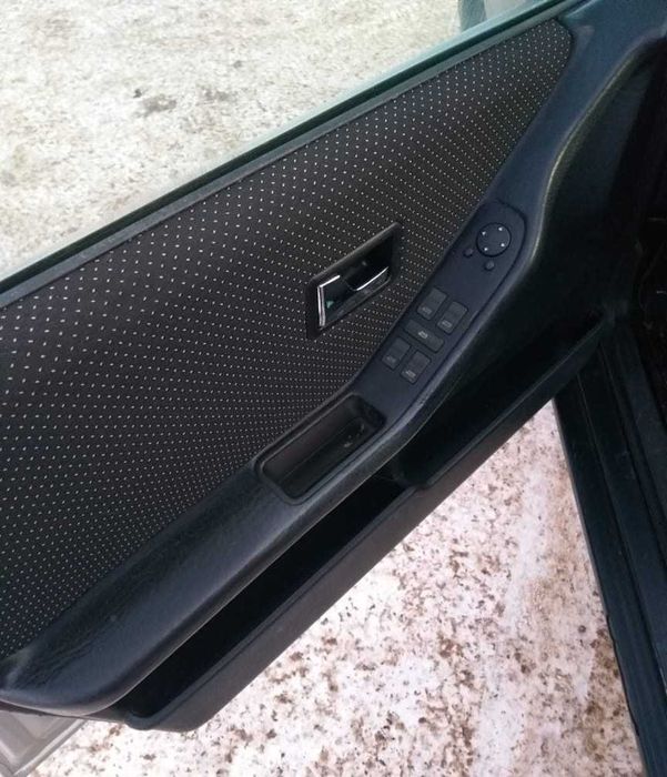 Продам АУДИ-80 б4 2.0 моно