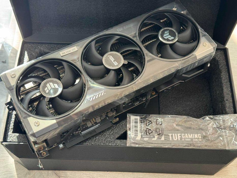 Видеокарта ASUS TUF Gaming RTX 5090 OC, 32GB GDDR7