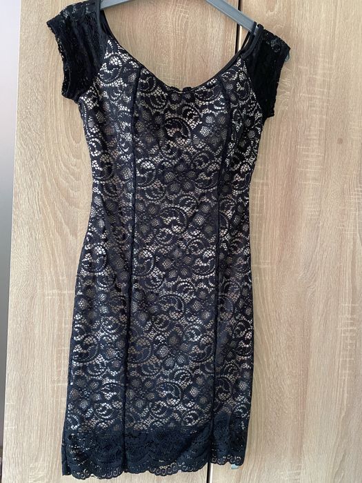 Rochie neagra cu captuseala crem