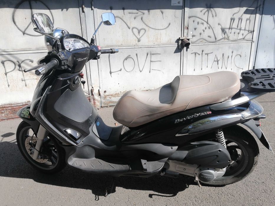 Vând scuter Piaggio Beverly 300i, an 2010, 36000 km