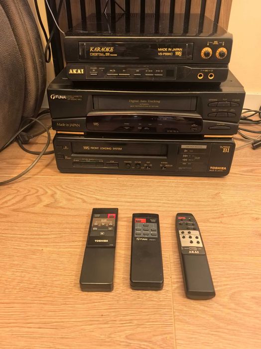 Видео VHS плейър с дистанционно Toshiba / Funai / Akai