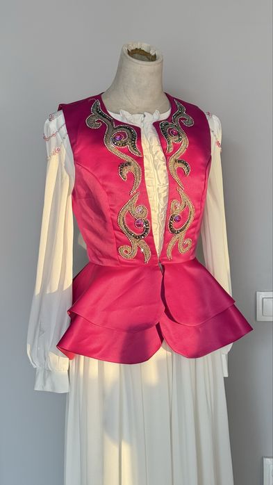 Продам камзолы в национальном стиле