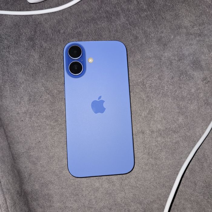 Iphone 16 blue 0 zgarieturi cu cutie