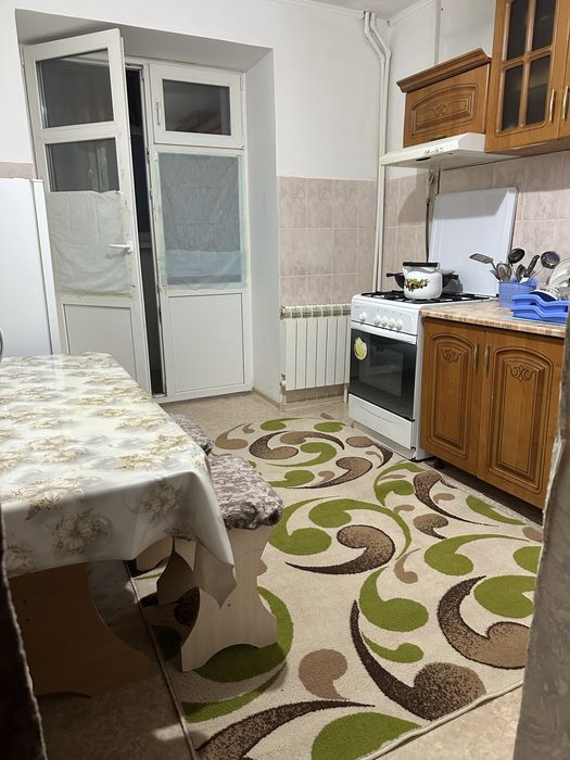 8 мкр. 2х комн квартиру сдам посуточно.