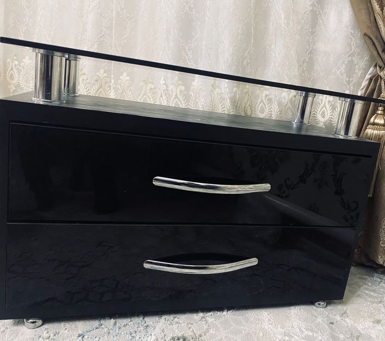 Podstavka. Steklyanniy