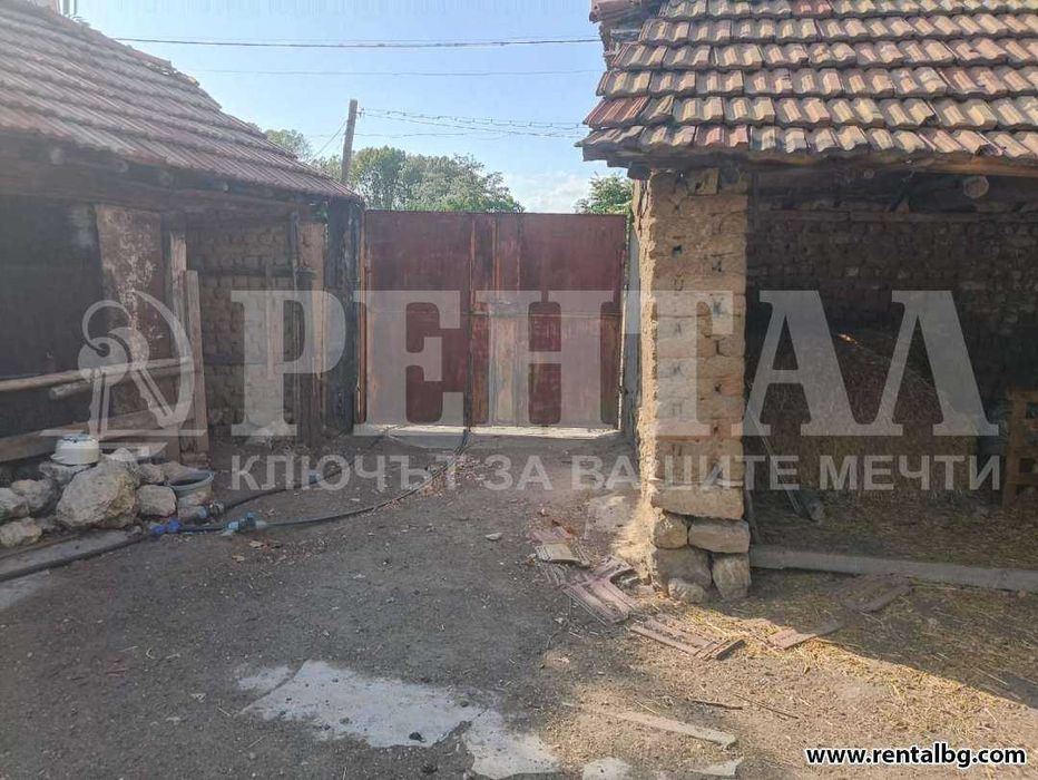Къща с двор, с. Чоба