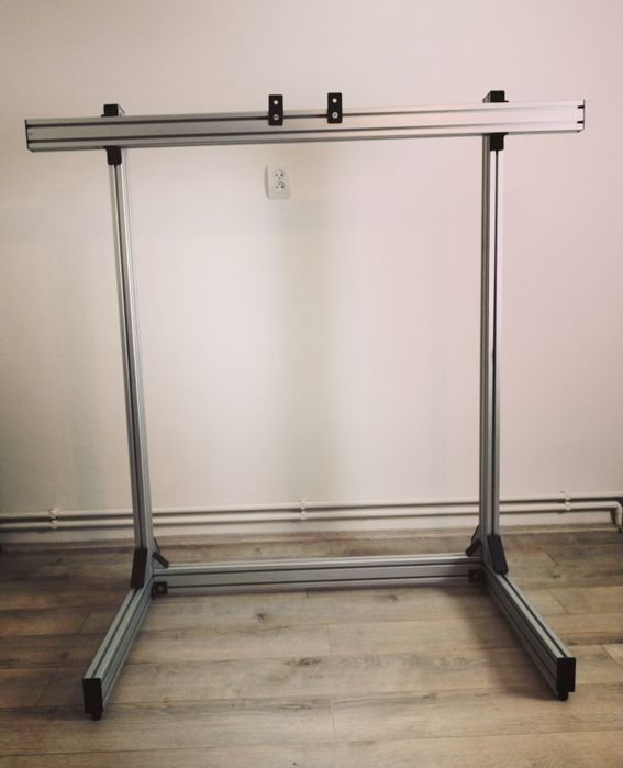 Suport Tv/monitoare multiple.