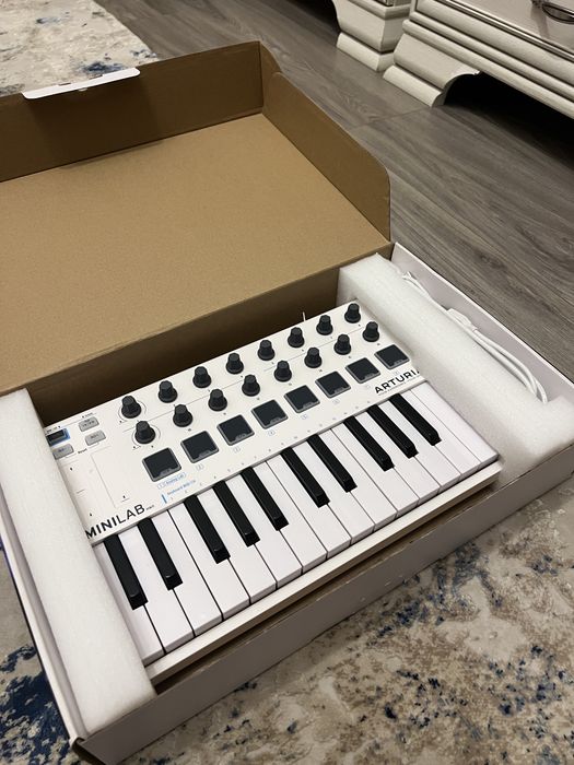 Claviatura Arturia MiniLab MK2 MIDI Controller studio