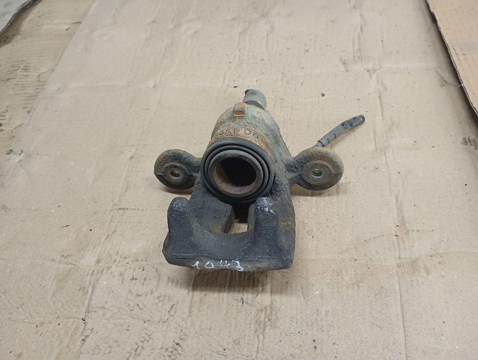 Etrier dreapta spate BMW Seria 3 E90 (2004 - 2010) 2.0 benzina N46B20O1 2.0 benzina N46B20O1
